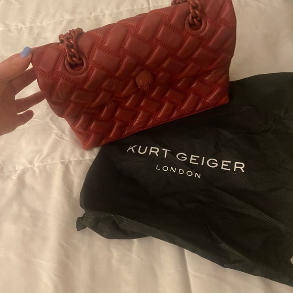 Red bag - Picture 5 of 10